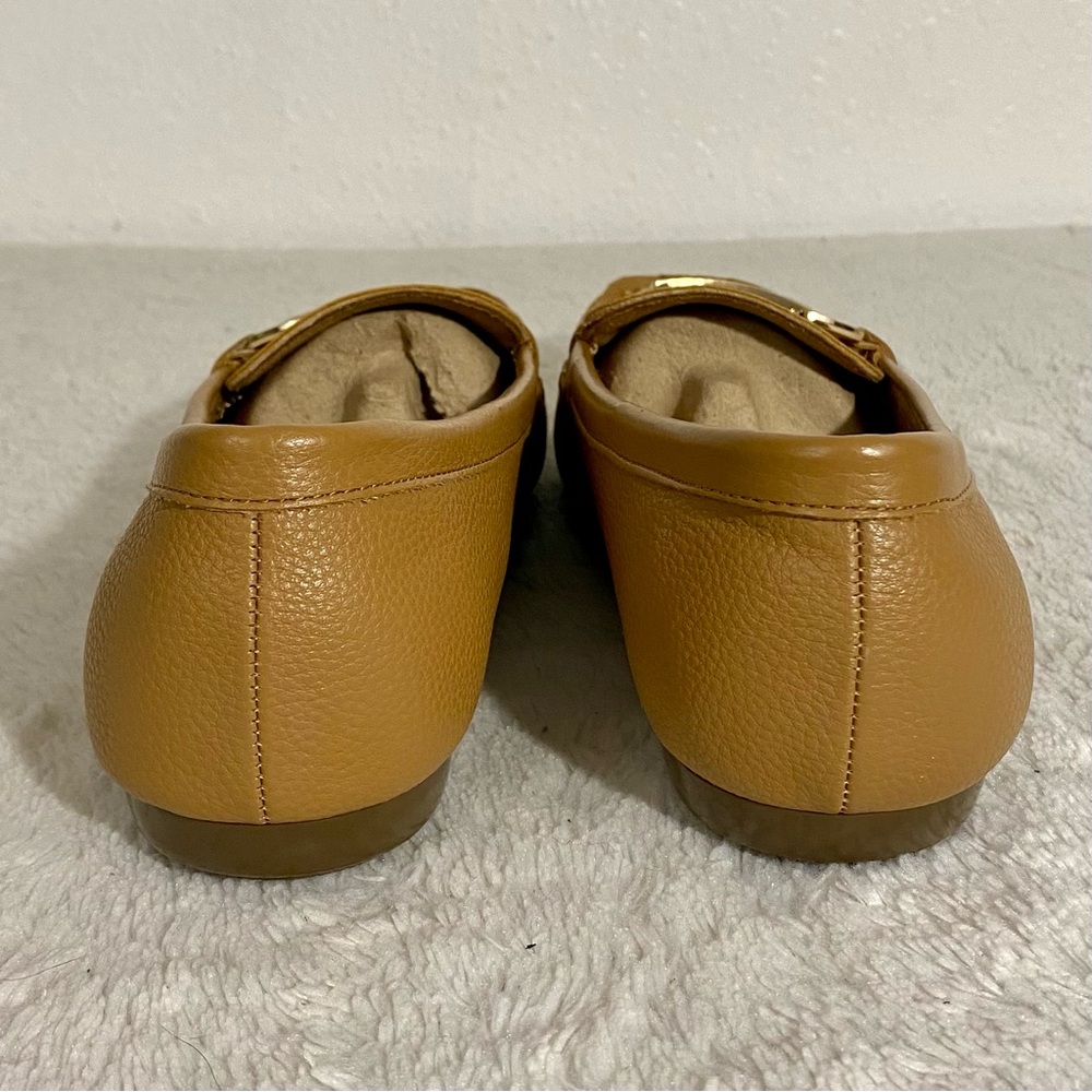 Easy Spirit Morgana Tan Loafers Women’s Size 8W Metal Bit Detail Vegan - Picture 5 of 9